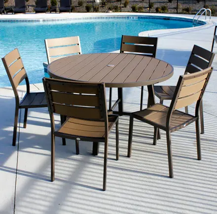 Outdoor Aluminum Large 50 Inch Round Table Poolside Installation